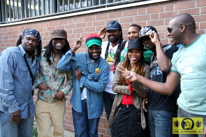 Tarrus Riley (Jam) 23. Summer Jam, Fuehlinger See Koeln - Backstage 04. Juli 2008 with Tony Rebel and Queen Ifrica.JPG